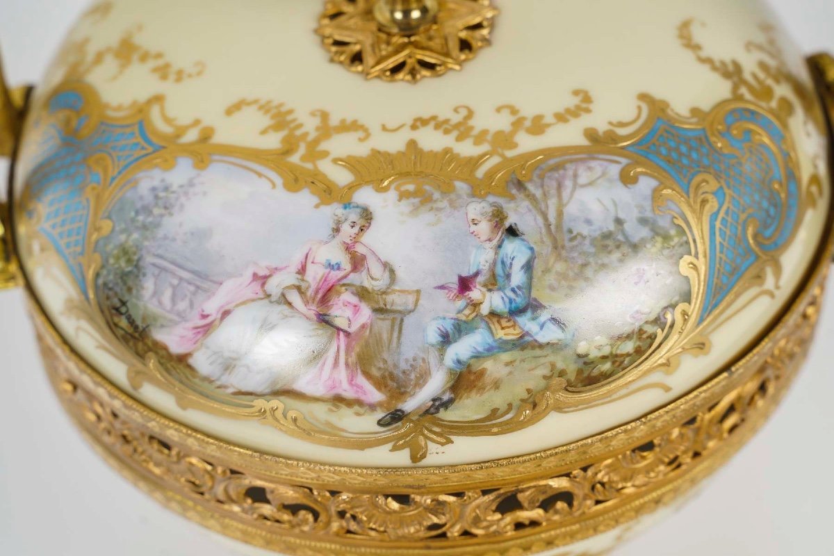 A Sèvres Porcelain Candy Box 1844-photo-5