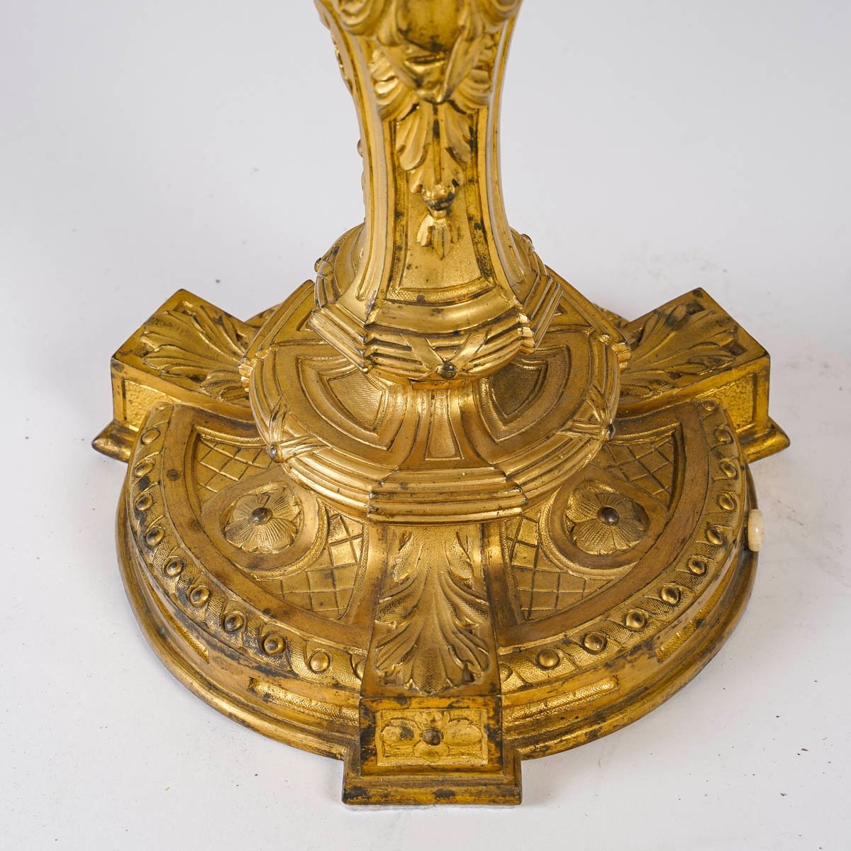 Une Paire De Lampes En Bronze Doré De Style Louis XVI, Fin XIXème Siècle -photo-4