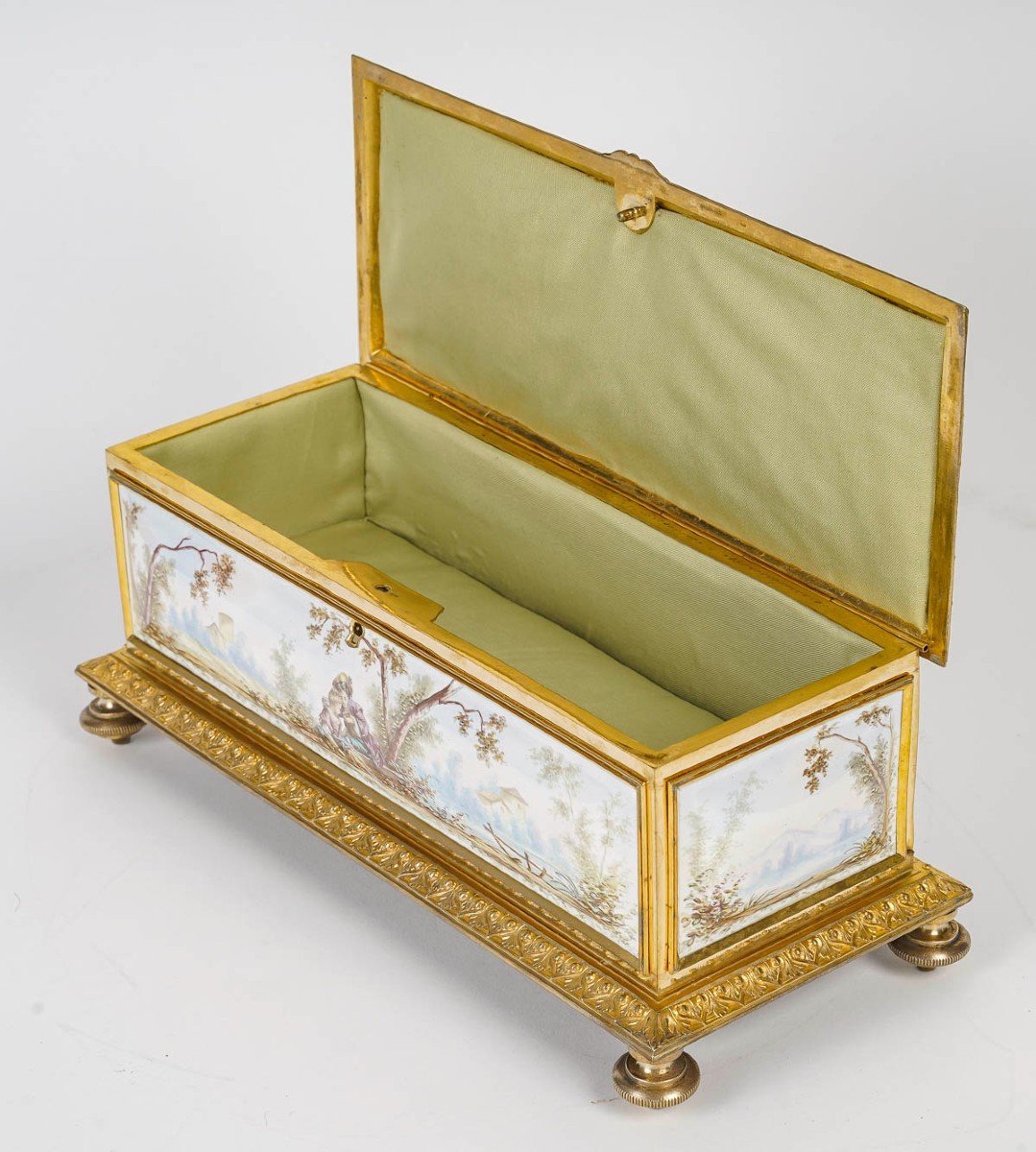 19th Century Enamel And Gilt Bronze Jewelry Box -photo-4