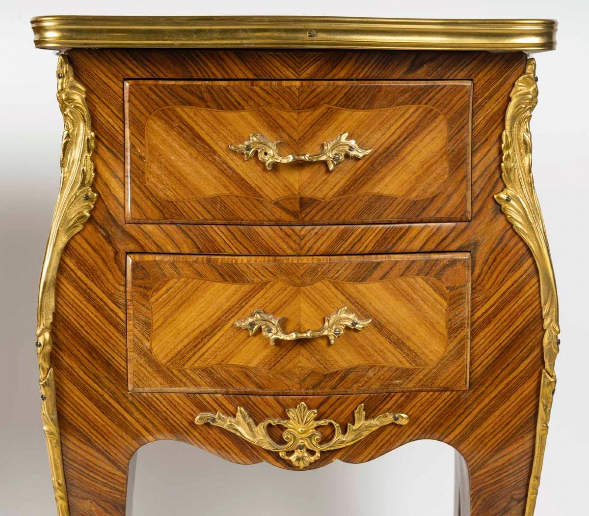 A Pair Of Louis XV Style Bedside Tables, Début XX-photo-3