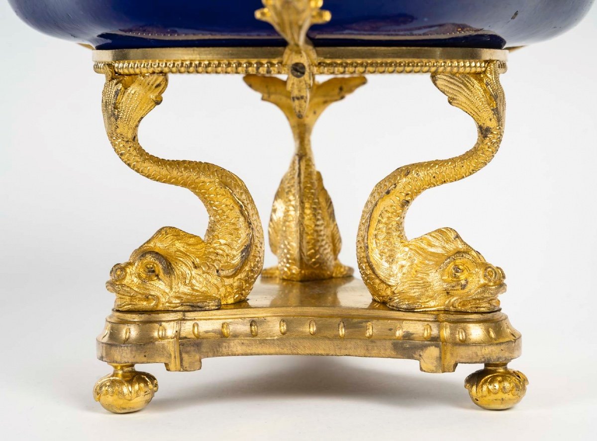 Une Coupe En Porcelaine Avec Ornementation En Bronze Doré, Fin XIXème Siècle -photo-6