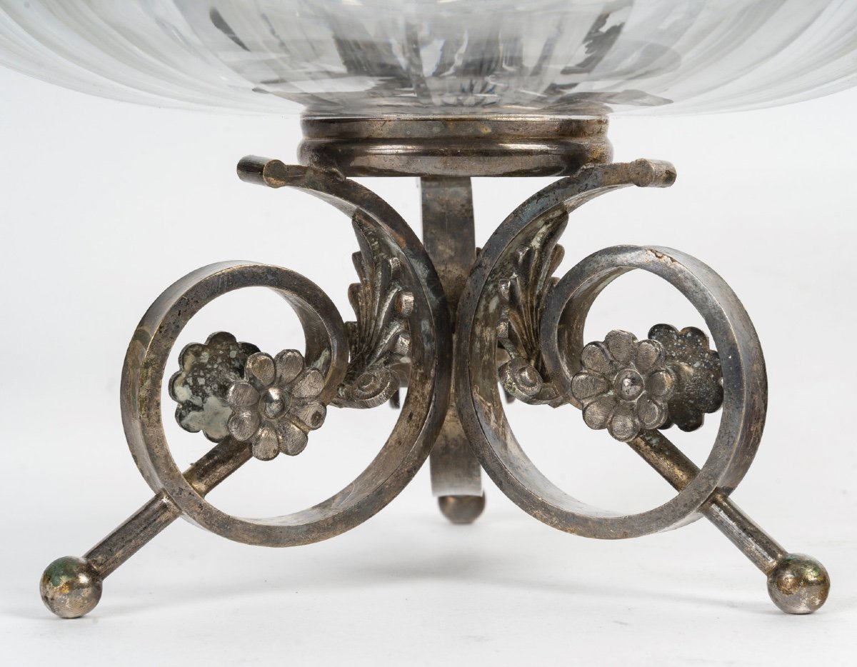 A Pair Of Baccarat Crystal Bowls With A Silvered Bronze Base, Late 19th Century -photo-1