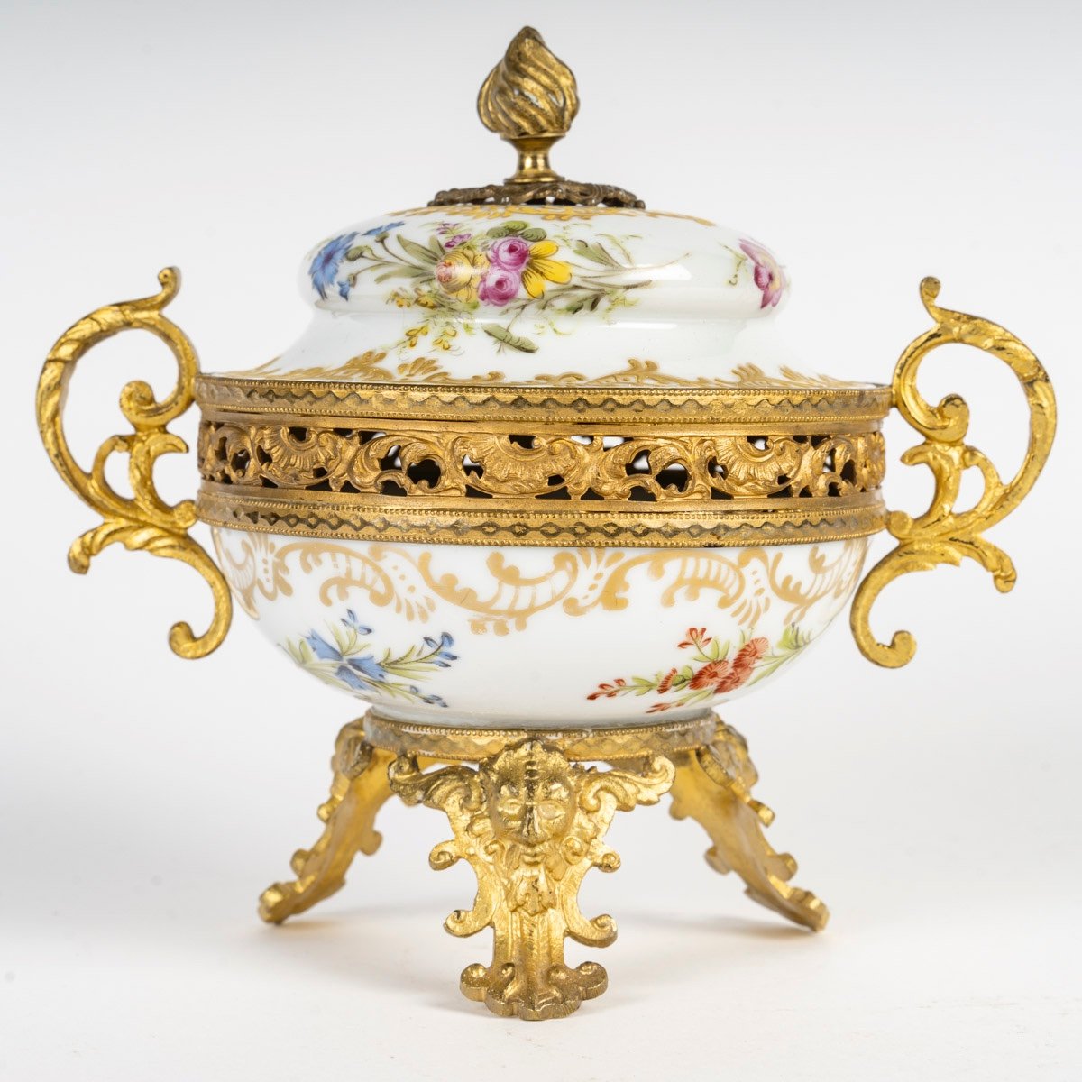 A Porcelain And Gilt Bronze Perfume Burner, Late 19th Century -photo-3