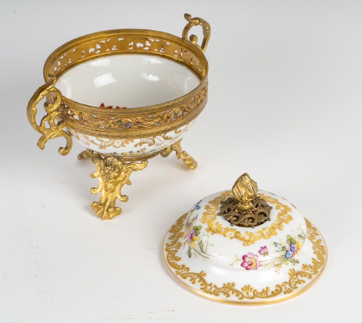 A Porcelain And Gilt Bronze Perfume Burner, Late 19th Century -photo-4