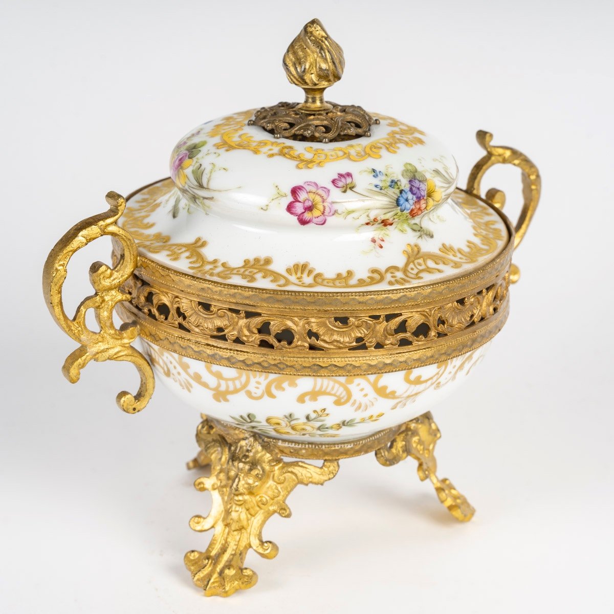 A Porcelain And Gilt Bronze Perfume Burner, Late 19th Century -photo-8