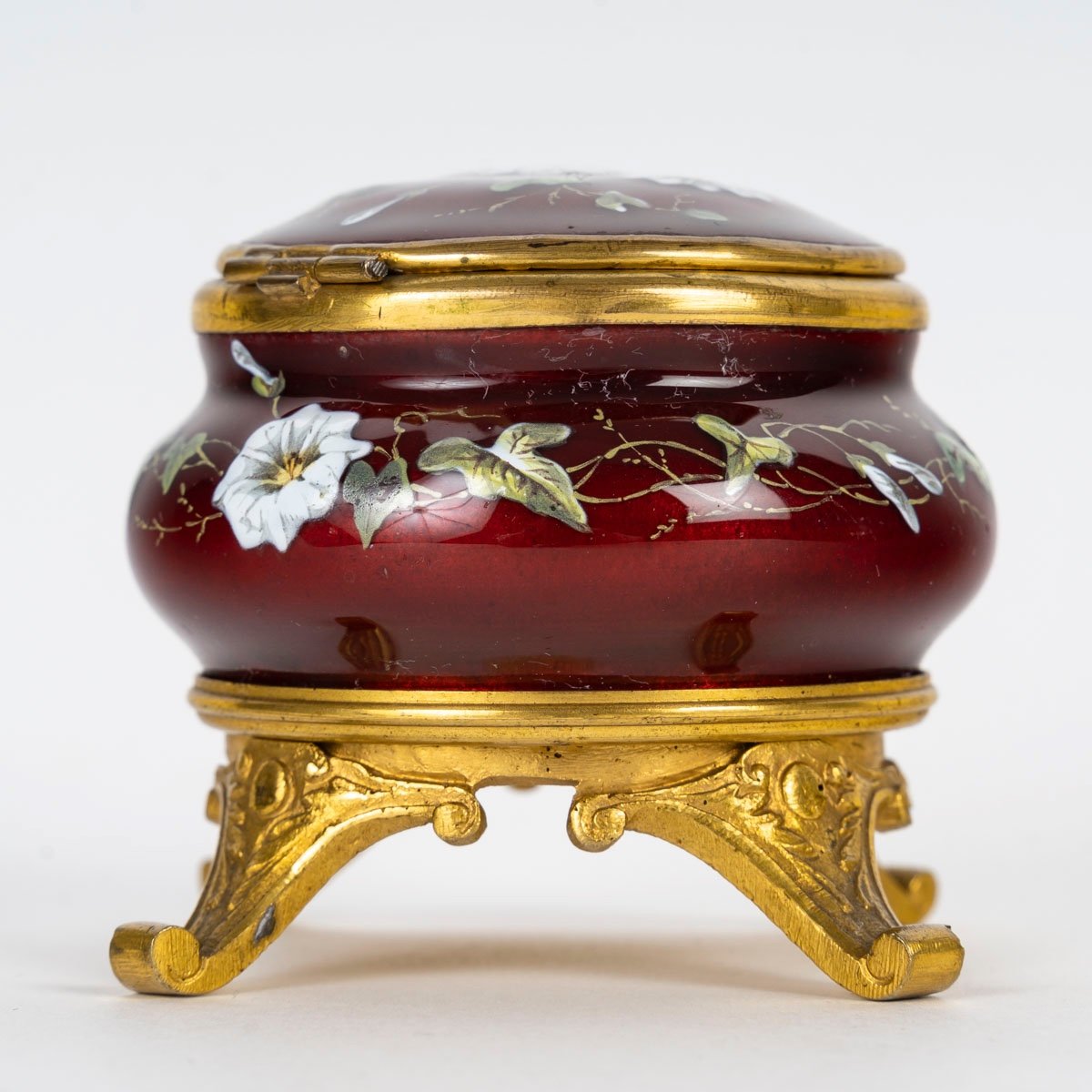 A Small Red Enamel Jewelry Box, Late 19th Century -photo-4