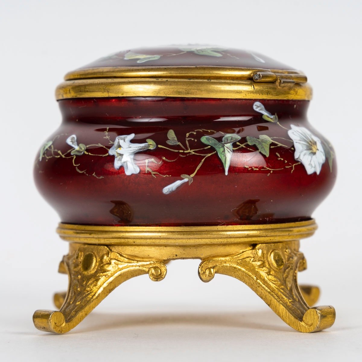 A Small Red Enamel Jewelry Box, Late 19th Century -photo-4