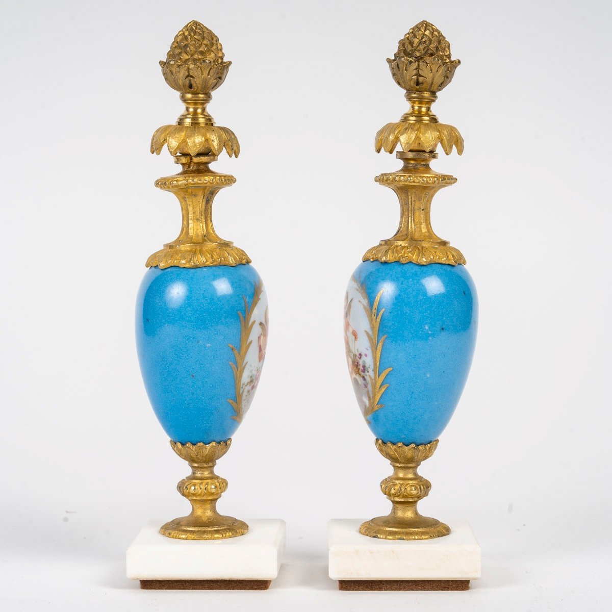 Une Paire De Vases En Porcelaine De Sèvres, Fin XIXème Siècle -photo-3