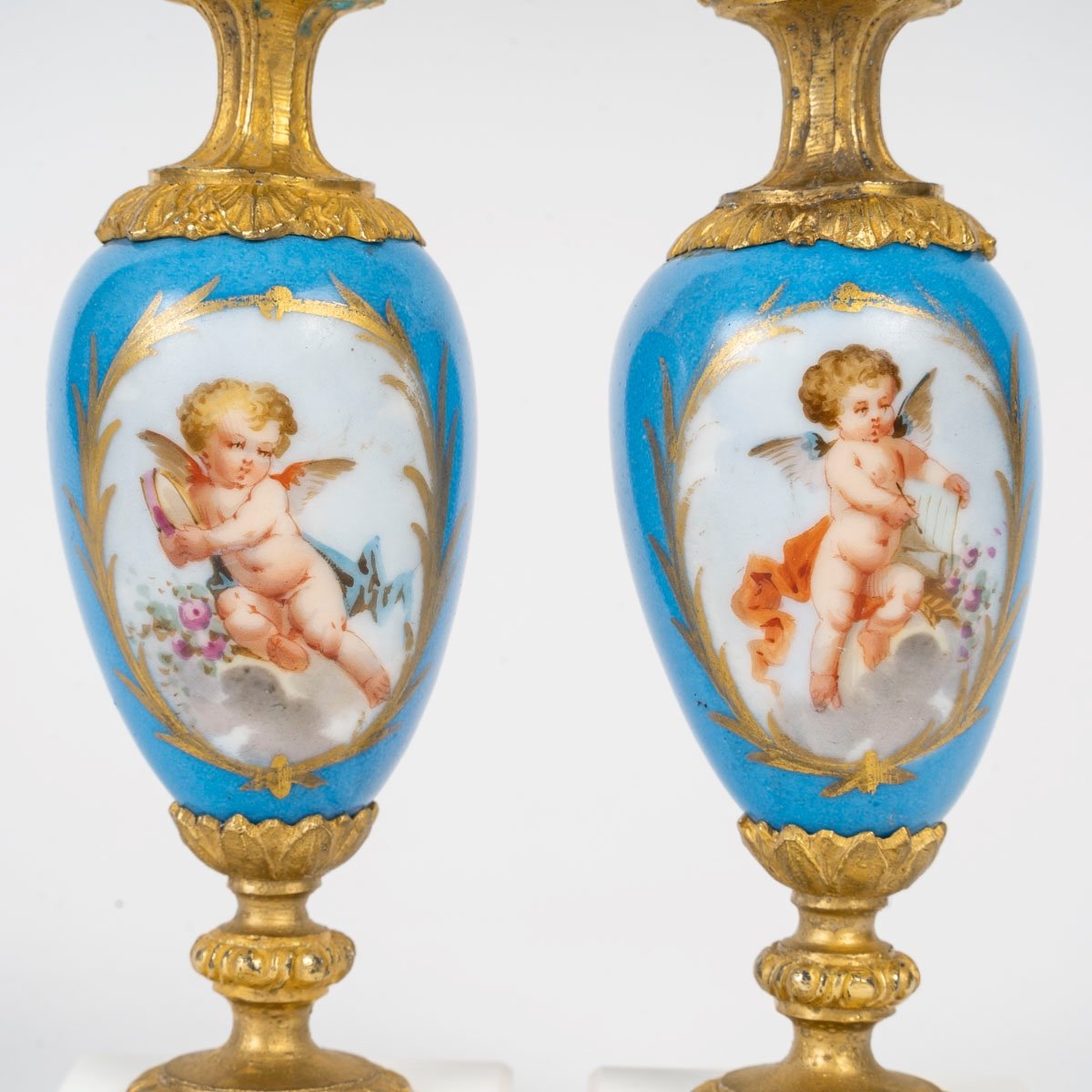 Une Paire De Vases En Porcelaine De Sèvres, Fin XIXème Siècle -photo-1