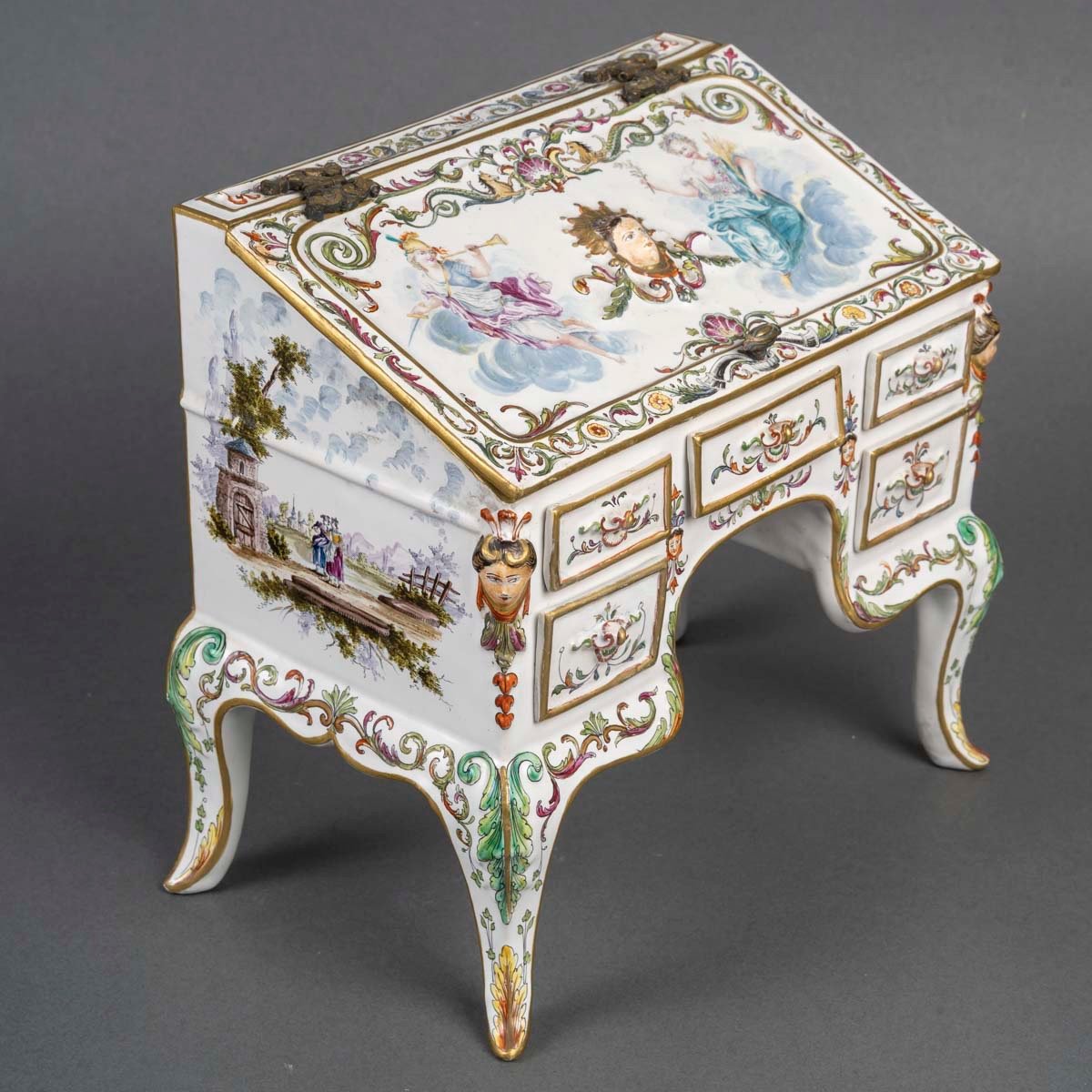 Une Miniature Secrétaire En Porcelaine, Fin XIXème Siècle -photo-2