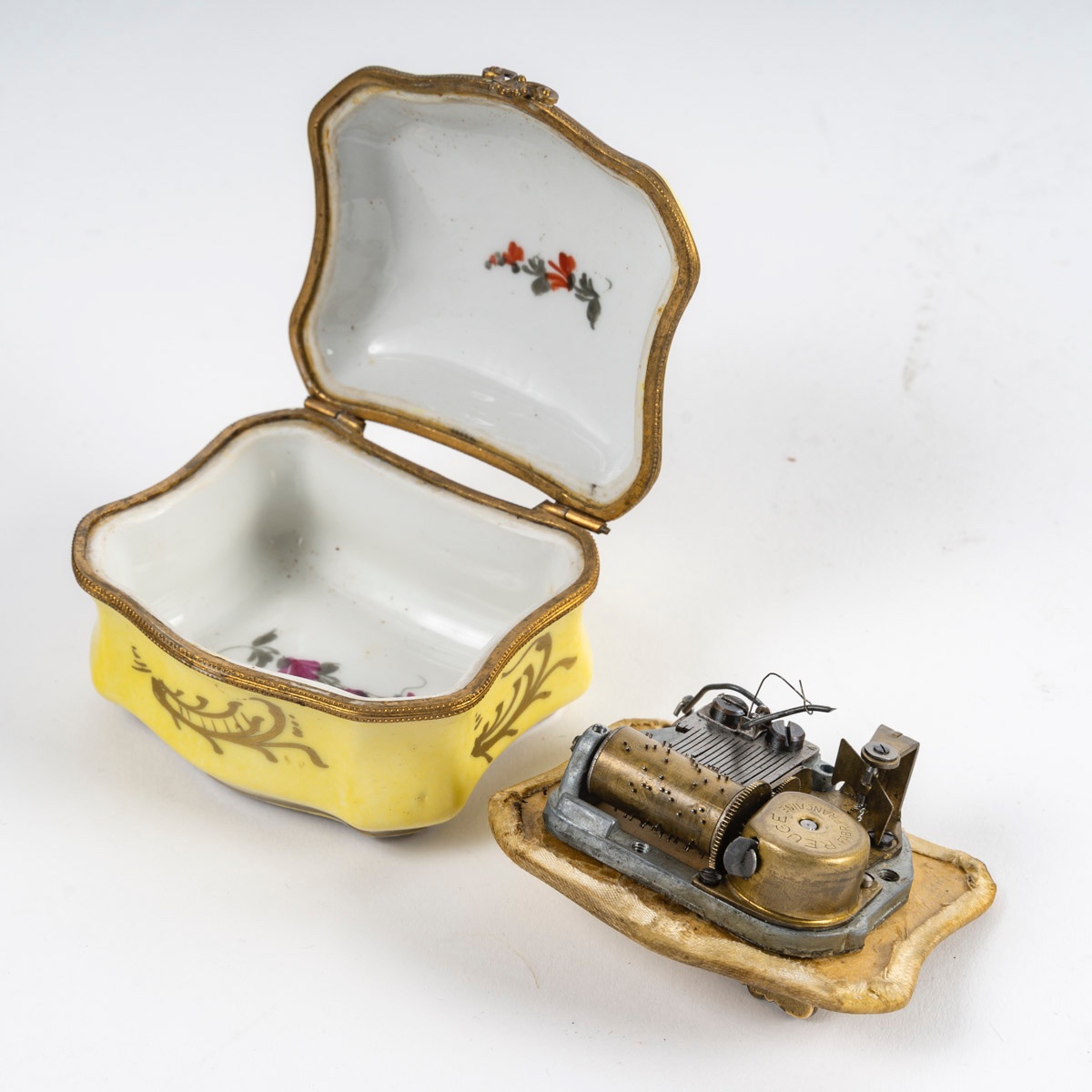 A Small Music Box, Late 19th Century -photo-4