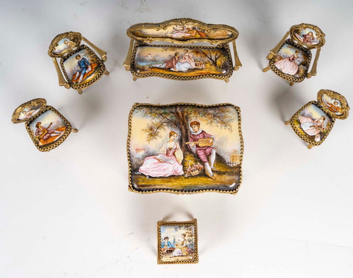 A Late 19th Century Enamel Salon Miniature -photo-3