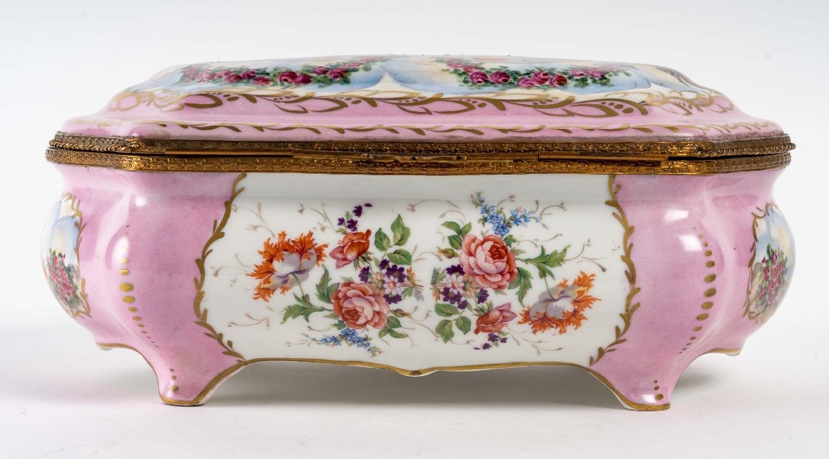 Sèvres Style Pink Porcelain Jewelry Box-photo-4