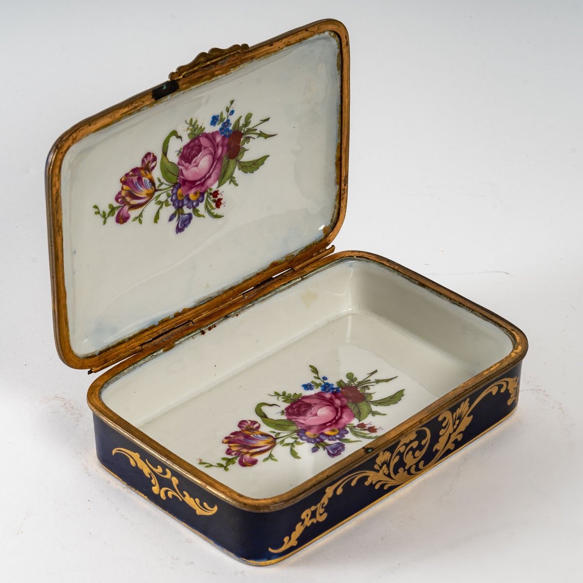Sèvres Style Blue Porcelain Jewelry Box Late Nineteenth Century-photo-6