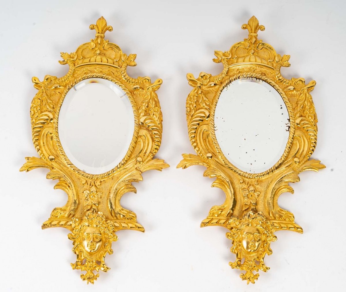 Paire De Petits Miroirs Murales En Bronze Doré Fin XIXème Siècle 