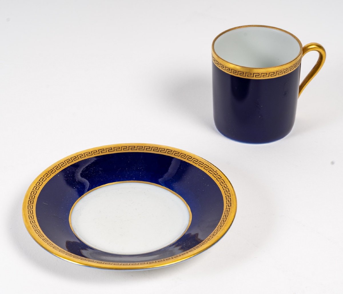 Series Of Cups And Saucers In Limoge Porcelain-photo-3