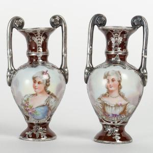 Une Paire De Vases Miniature En Porcelaine Et Argent Fin XIXème Siècle 