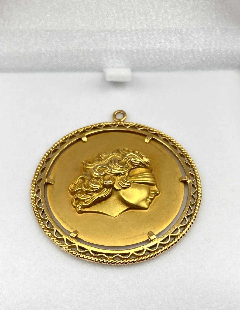 Pendentif Or Jaune Figurant La Justice Ou l'Amour-photo-4