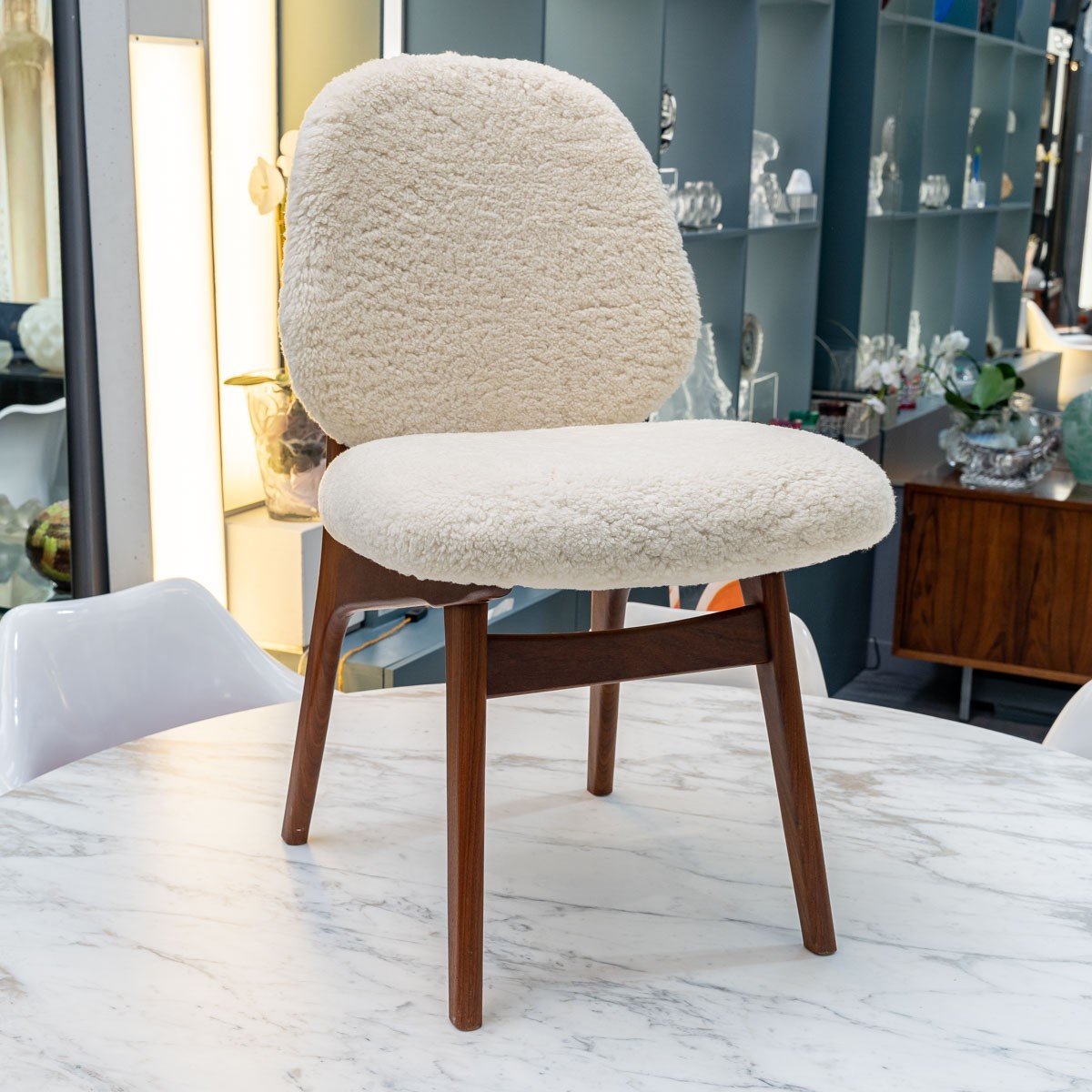 Set Of 6 Danish Teak Chairs Covered With Bouclé Sheepskin Fabric.-photo-2