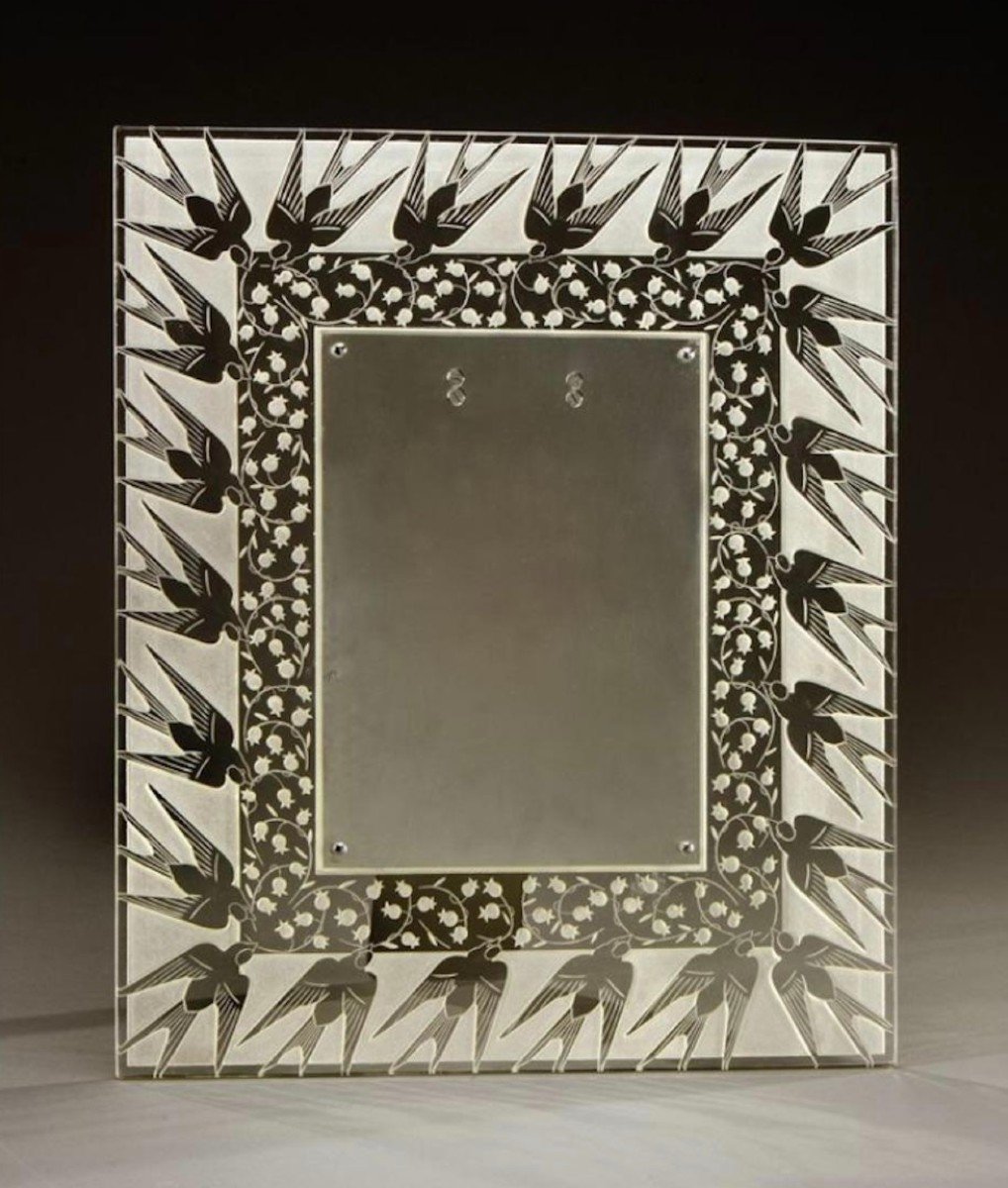 René Lalique (1860-1945) : Rectangular Frame-photo-2