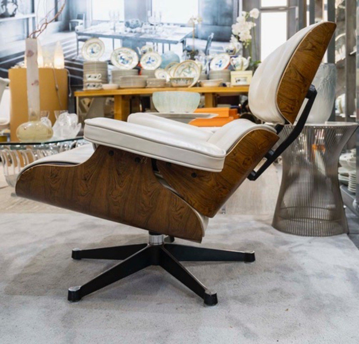  Charles et Ray Eames & Mobilier International - Chaise longue et pouf-photo-1