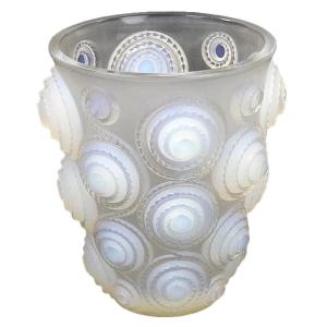 René Lalique, vase "spirales" Verre  Opalescent.