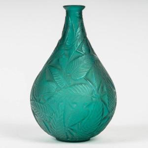 René Lalique -1923- Vase "sauge" Teinté Vert émeraude 