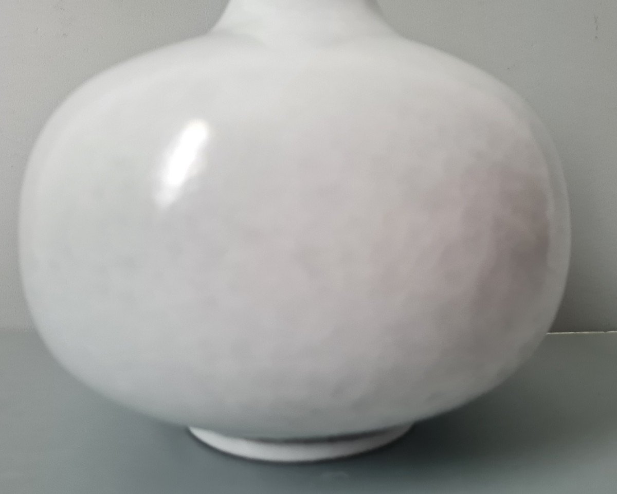 René Ben Lisa - Soft Stoneware Vase With Cloudy White Glaze-photo-4