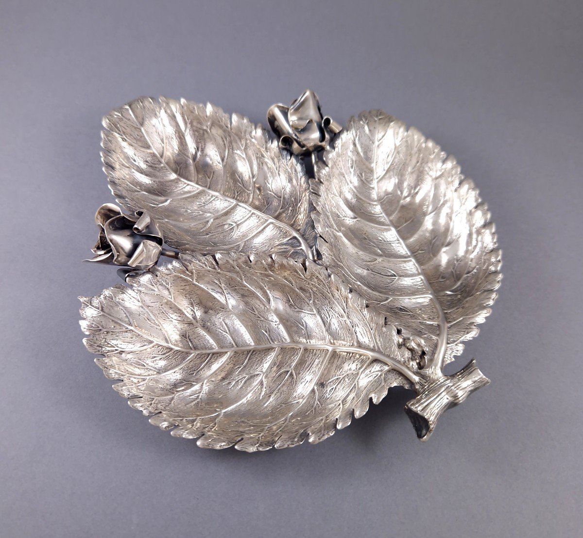 Buccellati - Sterling Silver Leaf Bowl