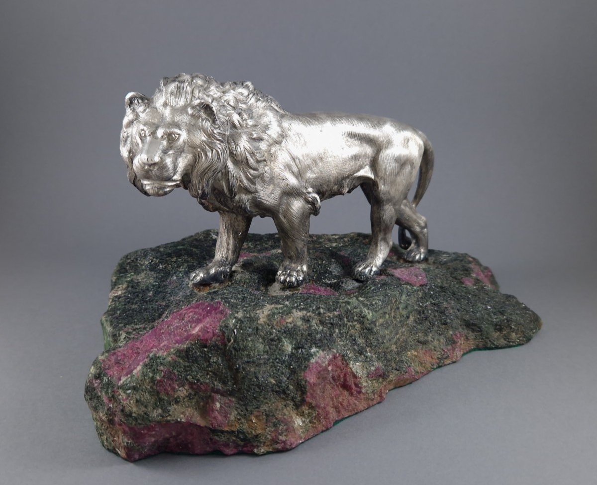 Sculpture lion en argent massif et eudialyte -photo-2