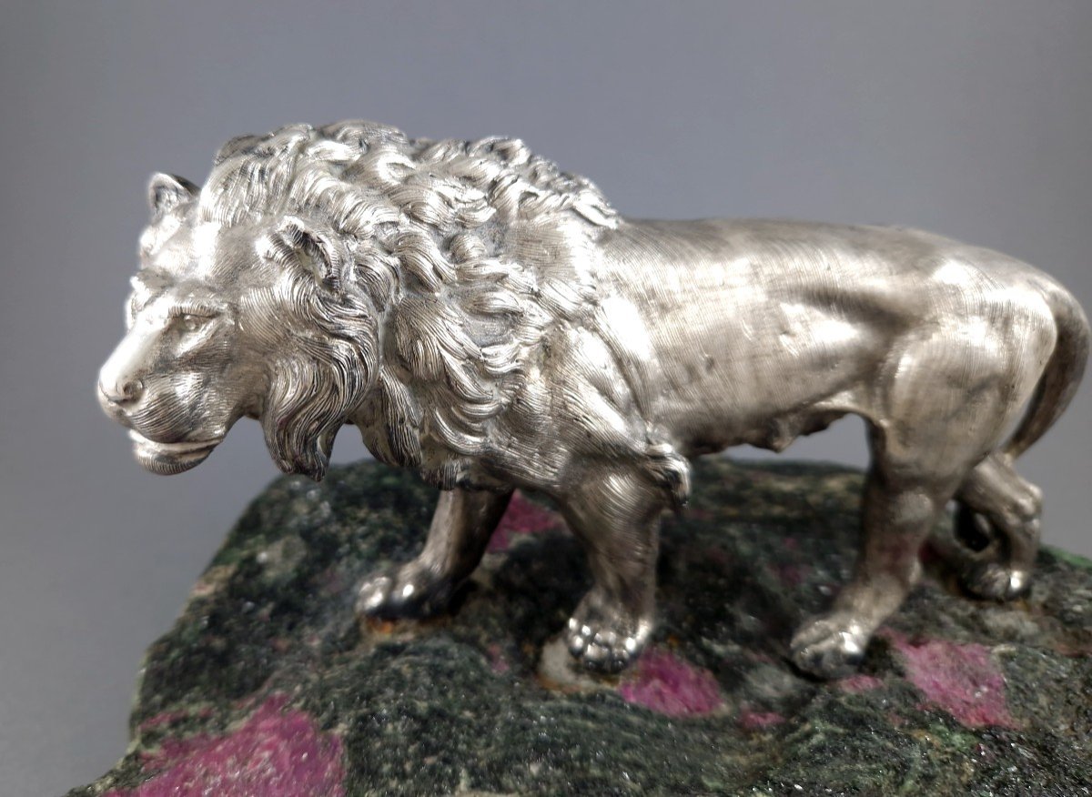 Sculpture lion en argent massif et eudialyte -photo-2