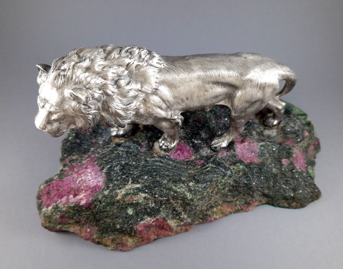 Sculpture lion en argent massif et eudialyte -photo-3