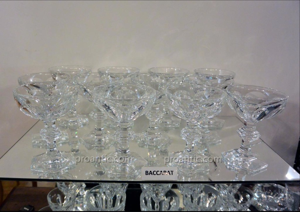 Baccarat  Modèle Harcourt 12 Coupes à Champagne