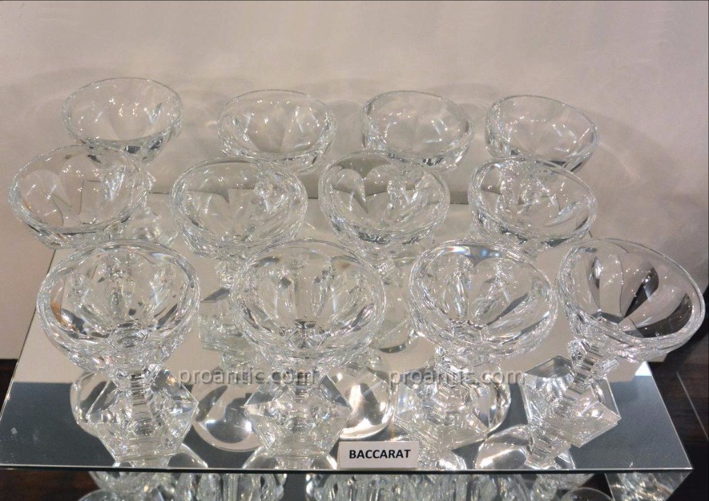 Baccarat  Modèle Harcourt 12 Coupes à Champagne-photo-1