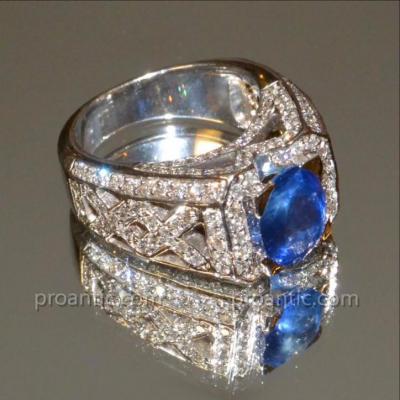 Ring In 18k White Gold, Sapphire And Diamonds From Ceylon