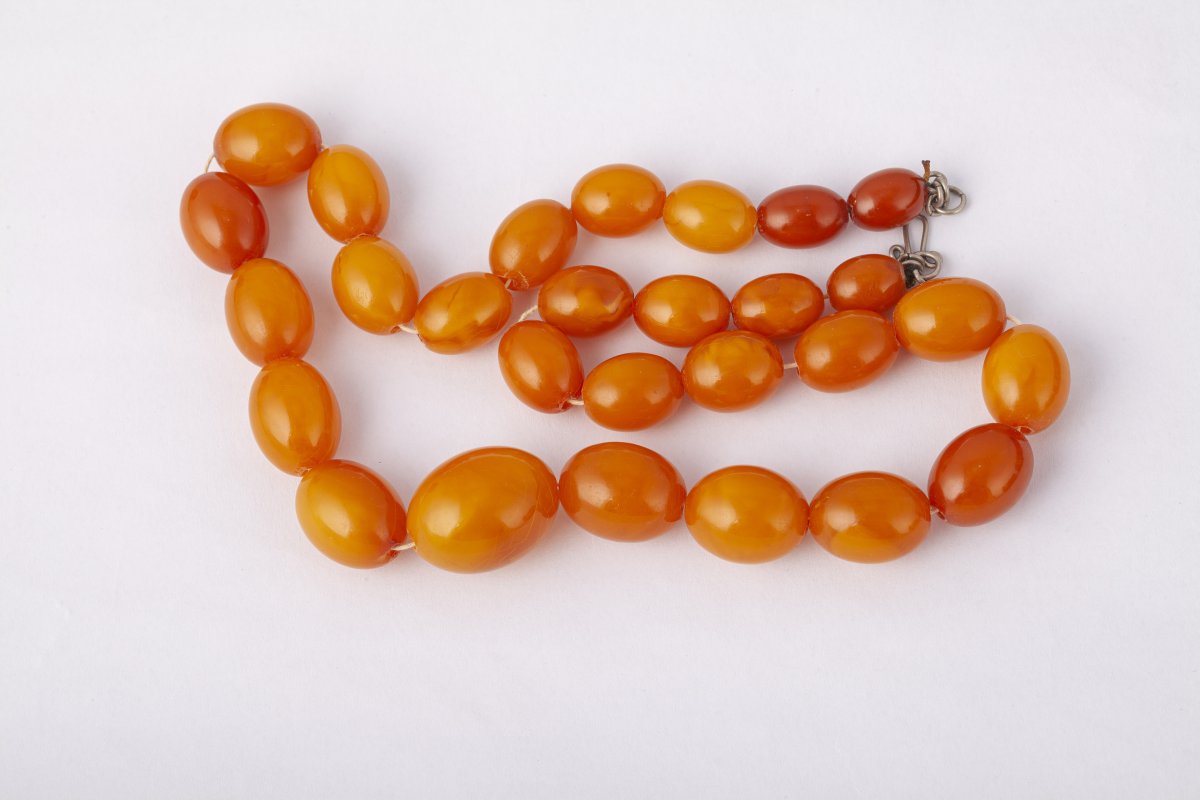 An Amber Necklace-photo-2