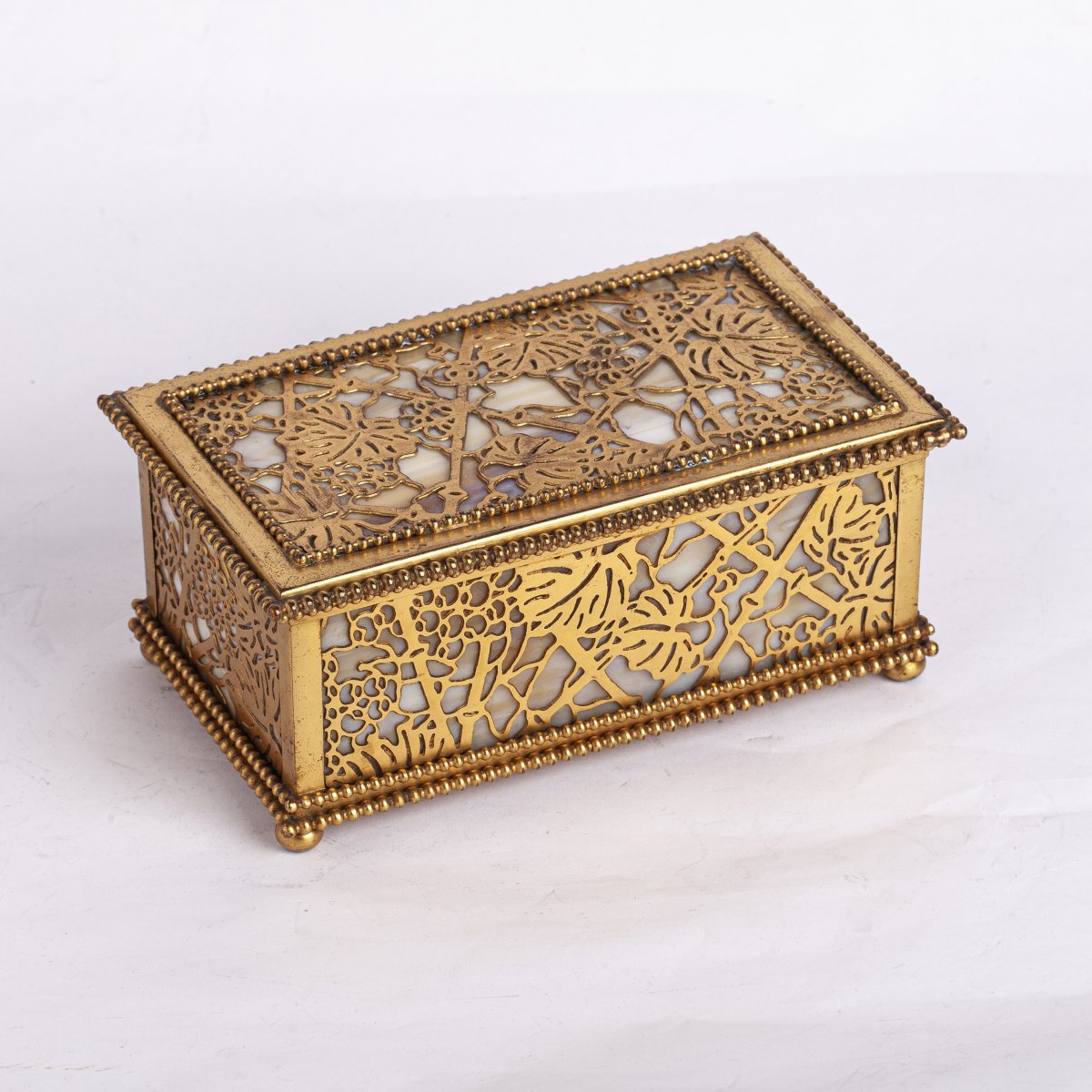 Tiffany Studios Jewellery Box With A Gold Pine Needle Design