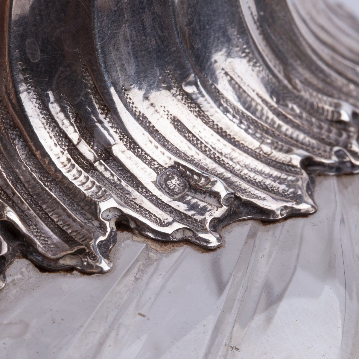 Une Paire De Carafes En Argent Massif Et En Verre-photo-1