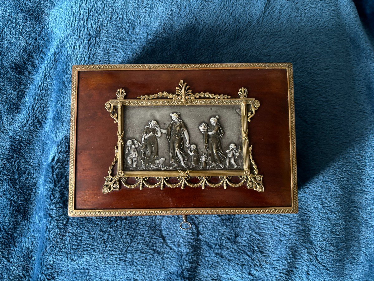 Coffret Avec Plaque Decor A l'Antique-photo-2