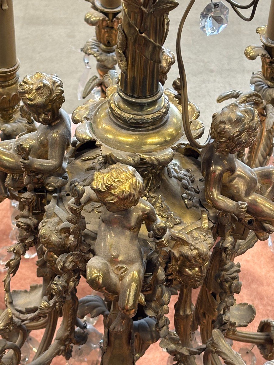 Lustre Bronze Avec 4 Putti Avec 3 Feux      12 Feux  -photo-4