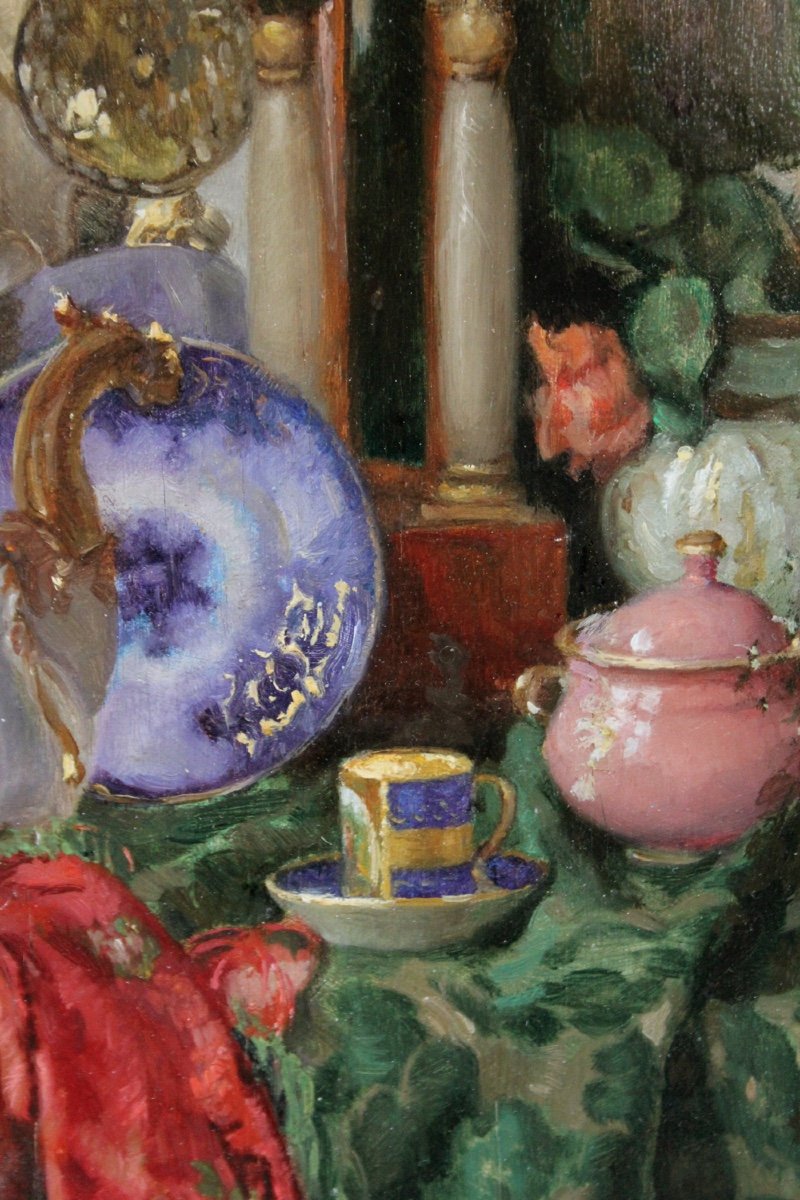 Nature morte aux roses, horloges de cheminée et porcelaine de Josef Schuster (1873 - 1945)-photo-2