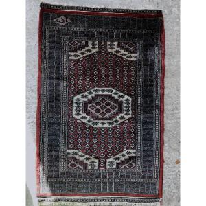 Tapis Ancien En Laine Et Soie, Signé