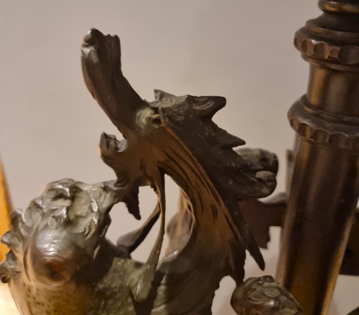 Table d'Ombre En Bois ébénisé Avec Dragons : Un Trésor Du 19ème Siècle-photo-3