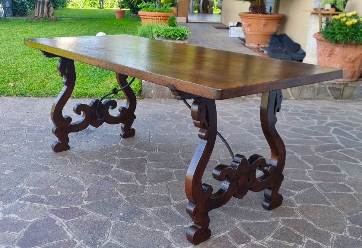 Interwoven Elegance And History: The 18th Century Bolognese Walnut Fratino Table-photo-2