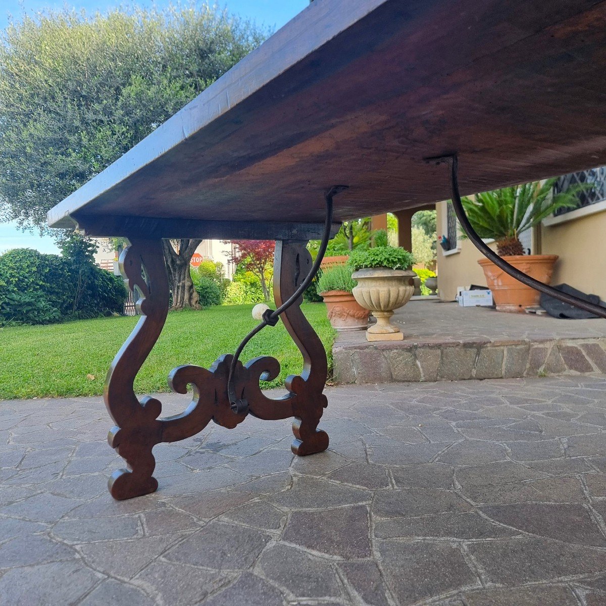 Interwoven Elegance And History: The 18th Century Bolognese Walnut Fratino Table-photo-3