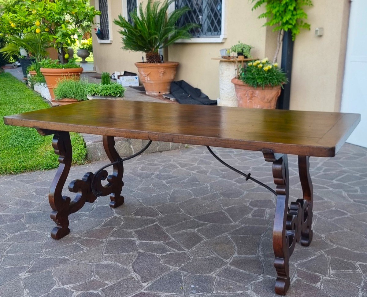 Interwoven Elegance And History: The 18th Century Bolognese Walnut Fratino Table-photo-4