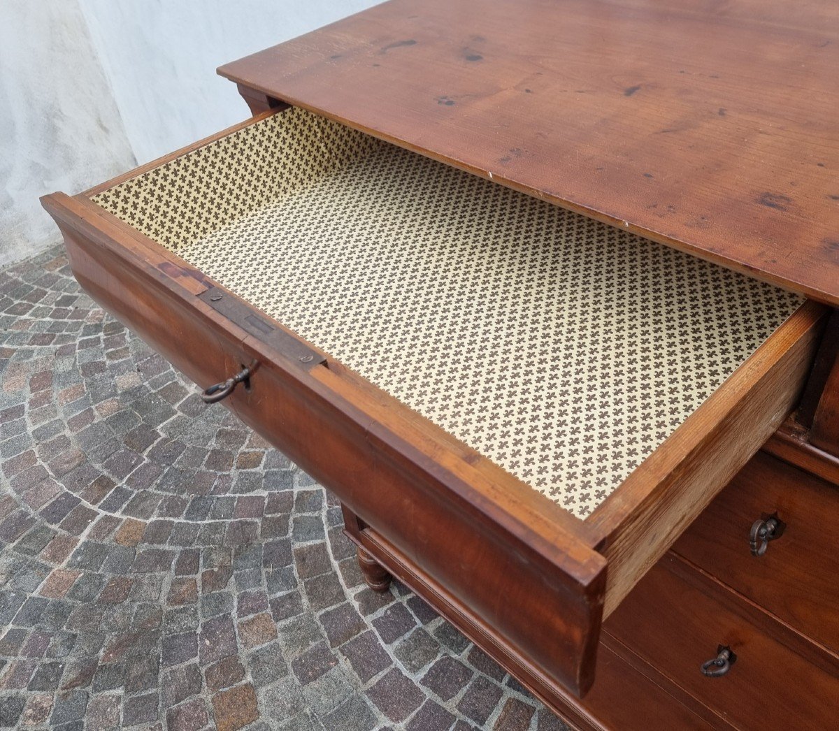 19th Century Cherrywood Chest Of Drawers: Elegance And History In One Piece-photo-2