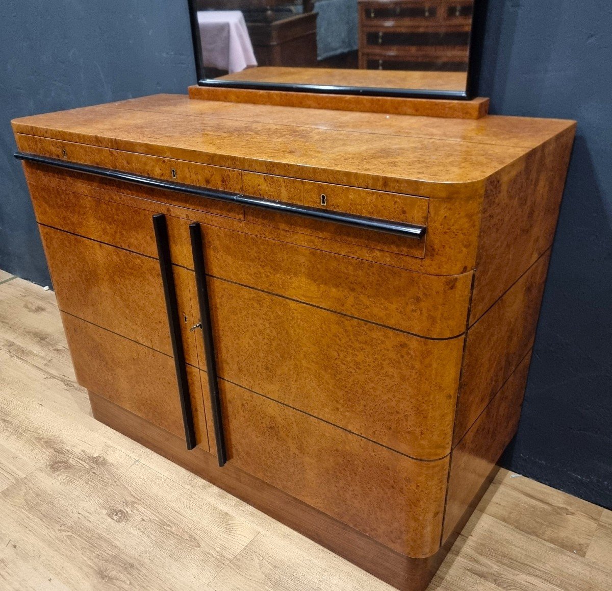 Original Art Deco Chest Of Drawers From The 1930s In Birch And Maple: Timeless Elegance-photo-1