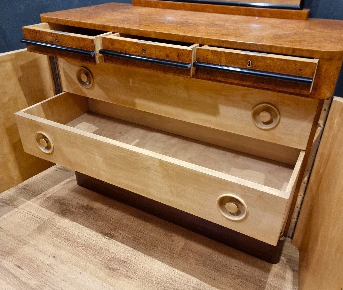 Original Art Deco Chest Of Drawers From The 1930s In Birch And Maple: Timeless Elegance-photo-3