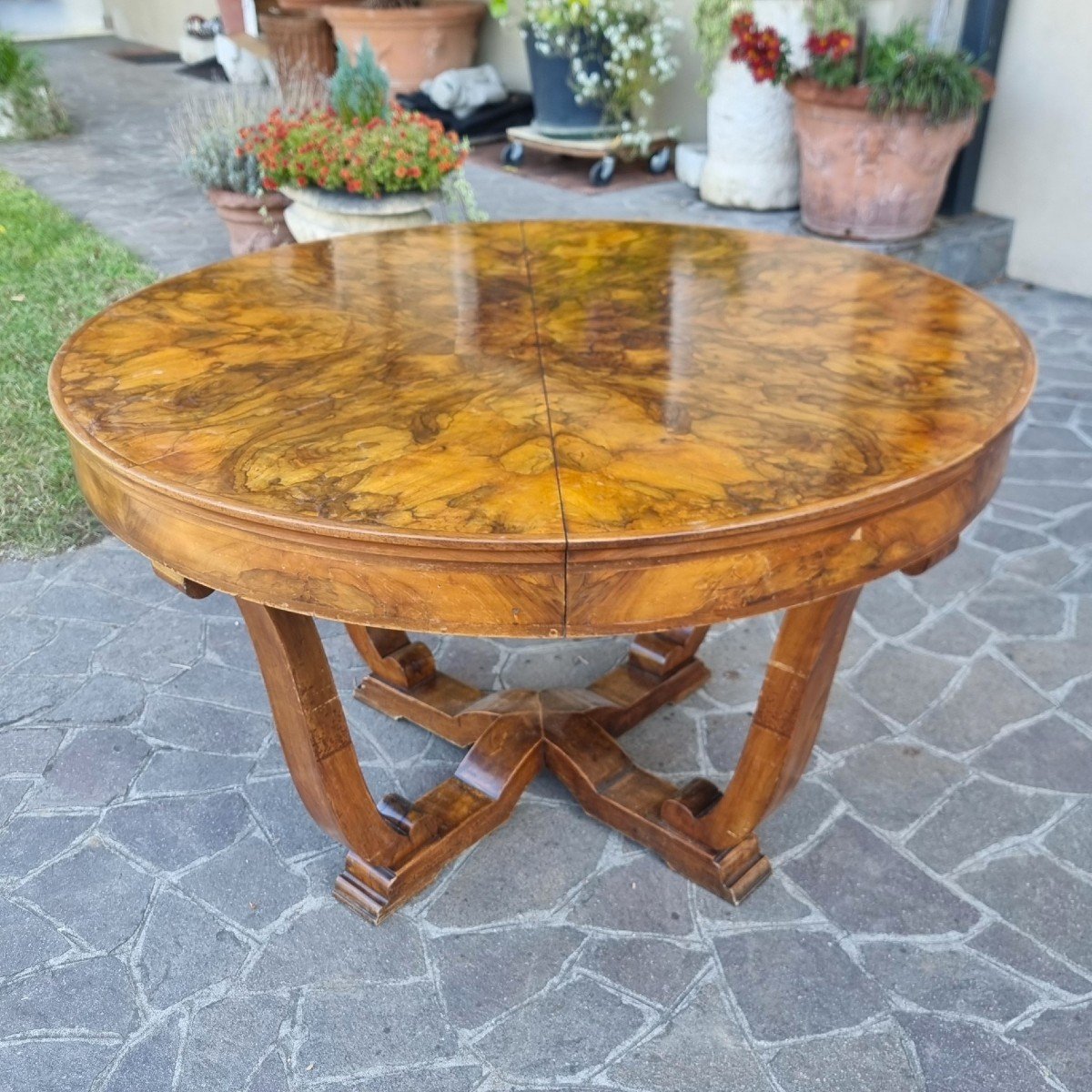 Art Deco Table From 1930 In Burl Walnut